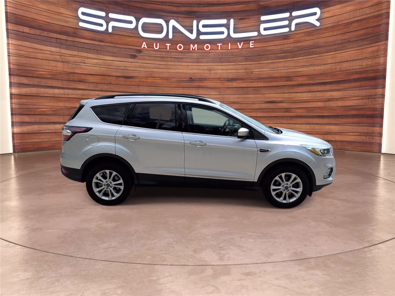 2017 Ingot Silver Ford Escape SE FWD SUV