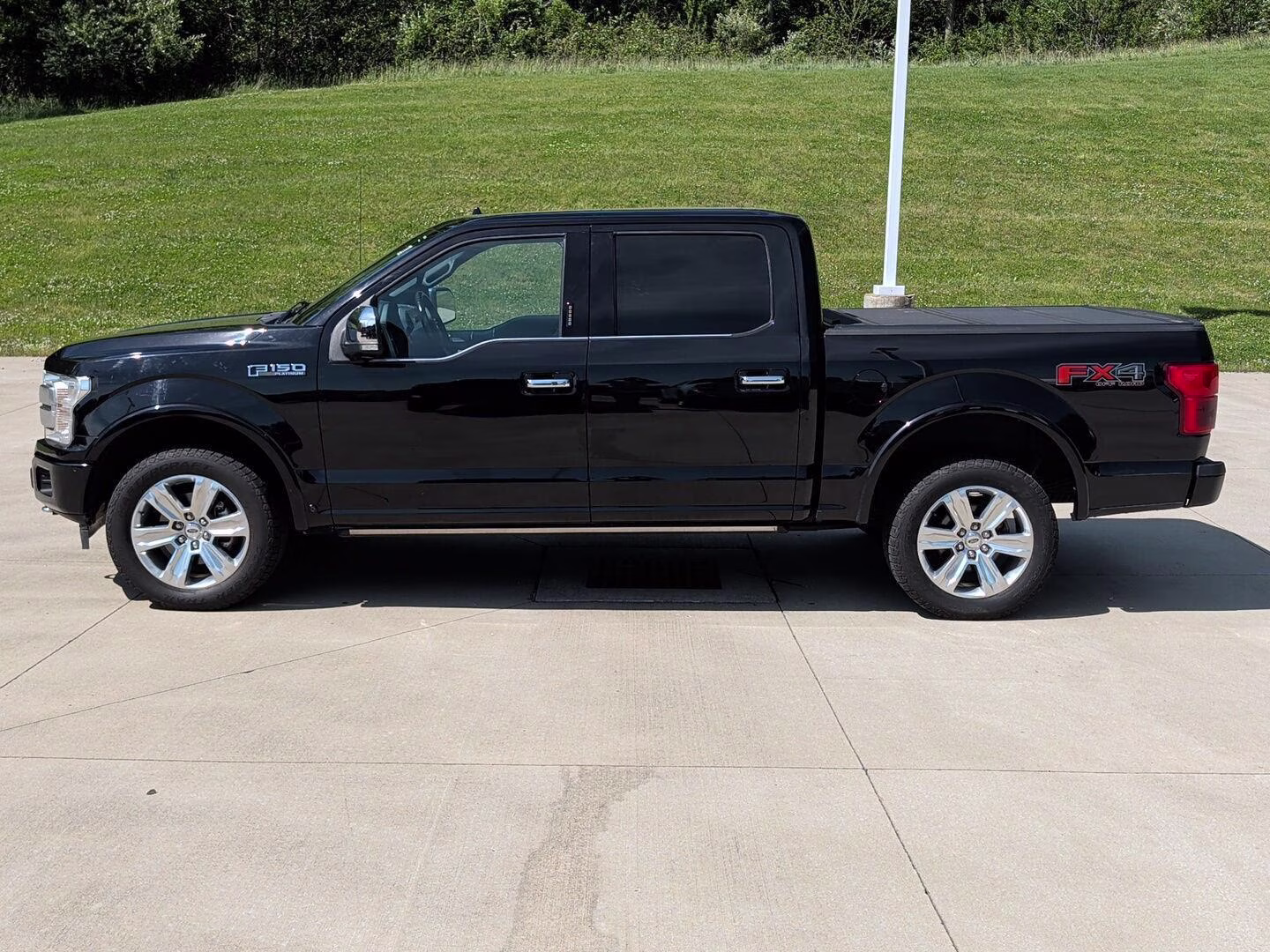 2019 Agate Black Ford F150 XL/XLT/LRT 4X4 Truck