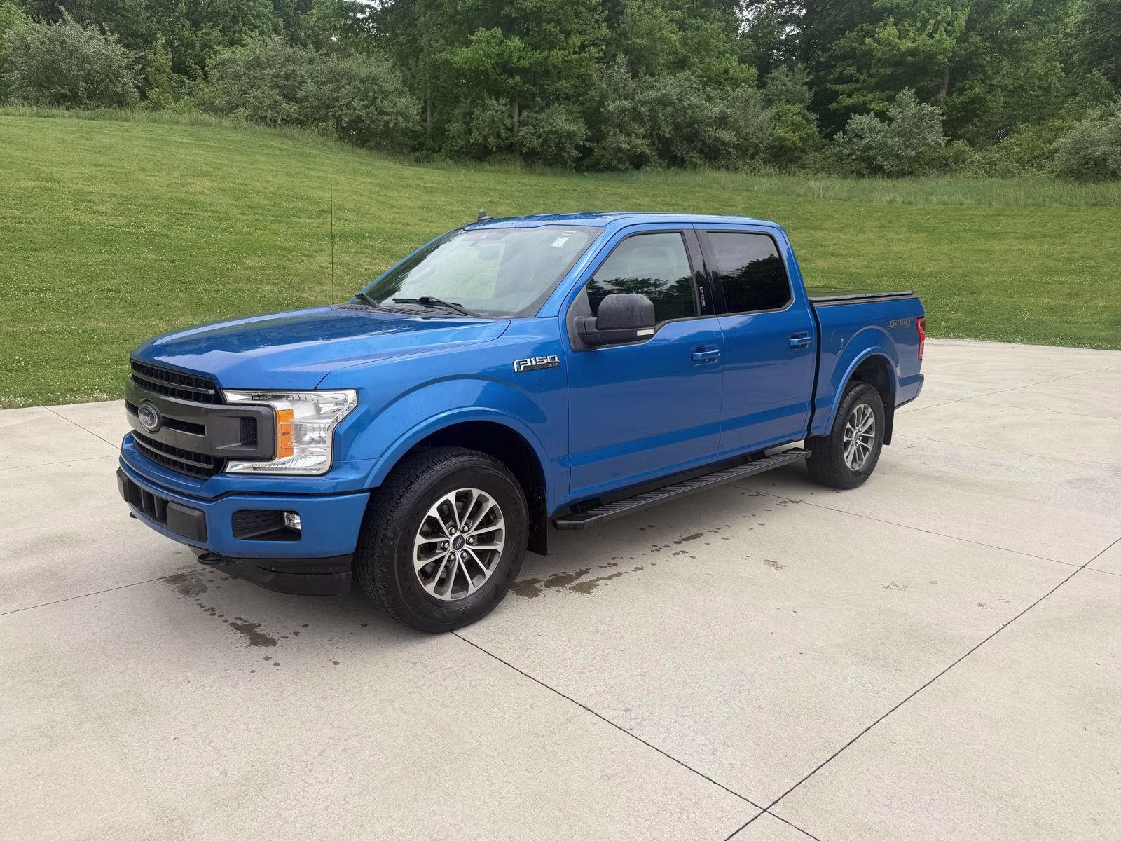 2019 Velocity Blue Ford F-150 XLT 4X4 Truck