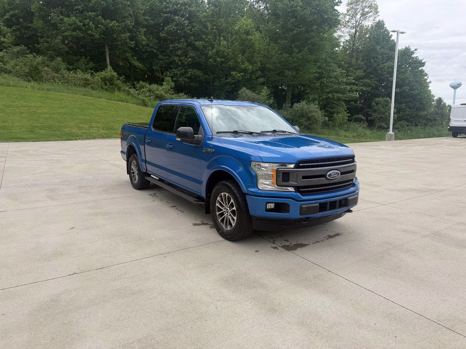 2019 Velocity Blue Ford F-150 XLT 4X4 Truck