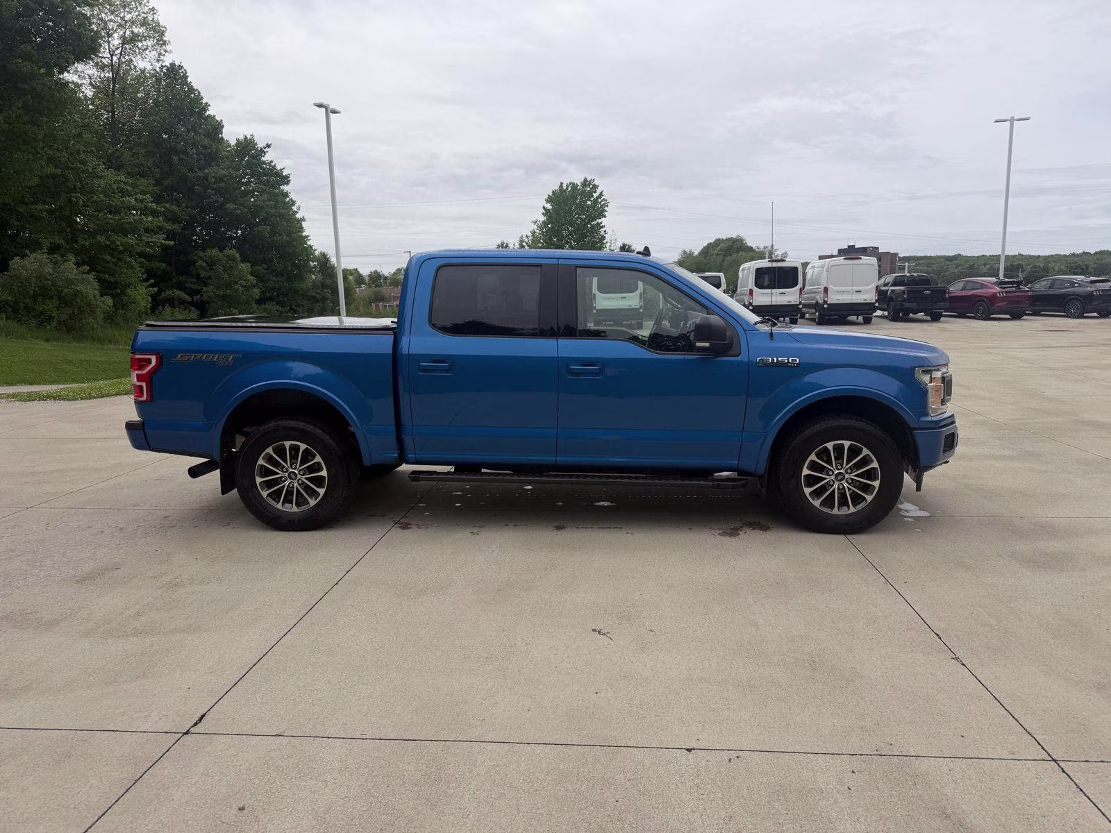 2019 Velocity Blue Ford F-150 XLT 4X4 Truck