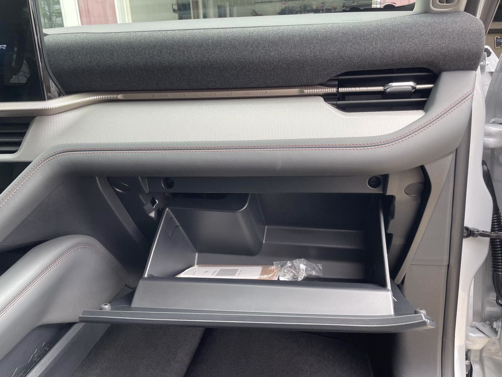 2026 Space White Ford Explorer Active 4X4 SUV