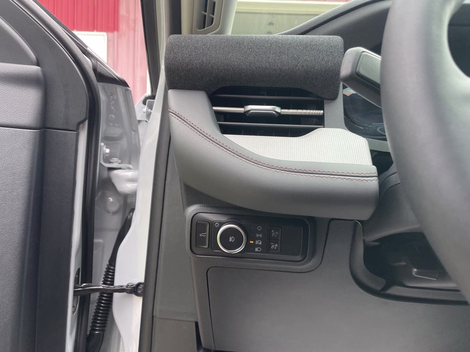 2026 Space White Ford Explorer Active 4X4 SUV