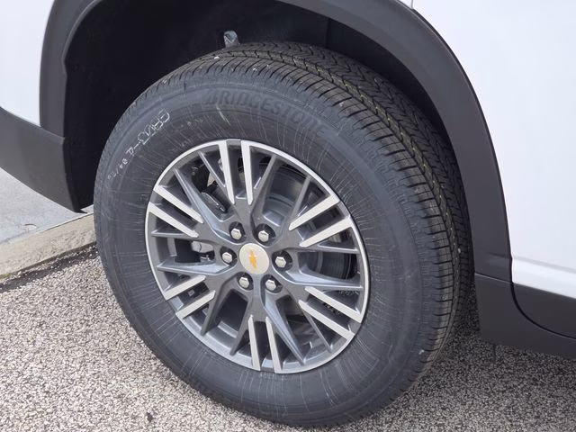 2026 Summit White Chevrolet Traverse LT FWD SUV