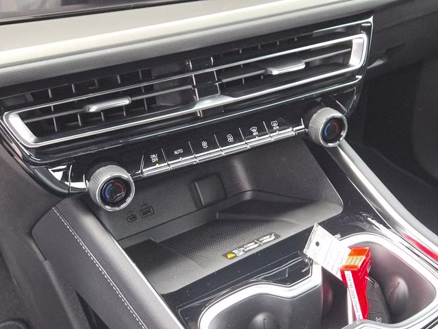 2026 Summit White Chevrolet Traverse LT FWD SUV
