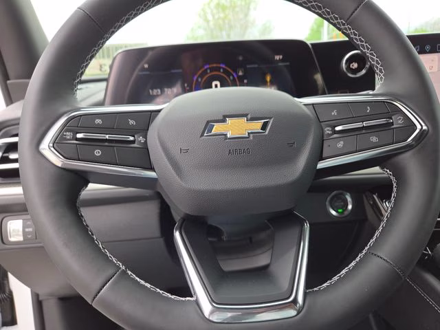 2026 Summit White Chevrolet Traverse LT FWD SUV