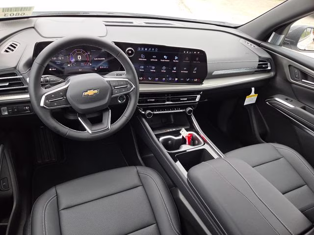 2026 Summit White Chevrolet Traverse LT FWD SUV