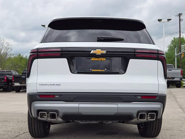 2026 Summit White Chevrolet Traverse LT FWD SUV