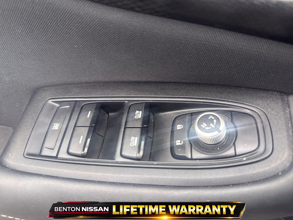2023 Crystal White Pearl Subaru Outback Premium AWD SUV