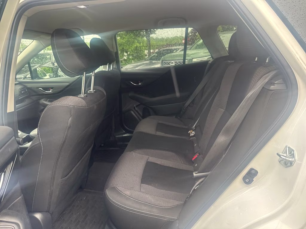 2023 Crystal White Pearl Subaru Outback Premium AWD SUV