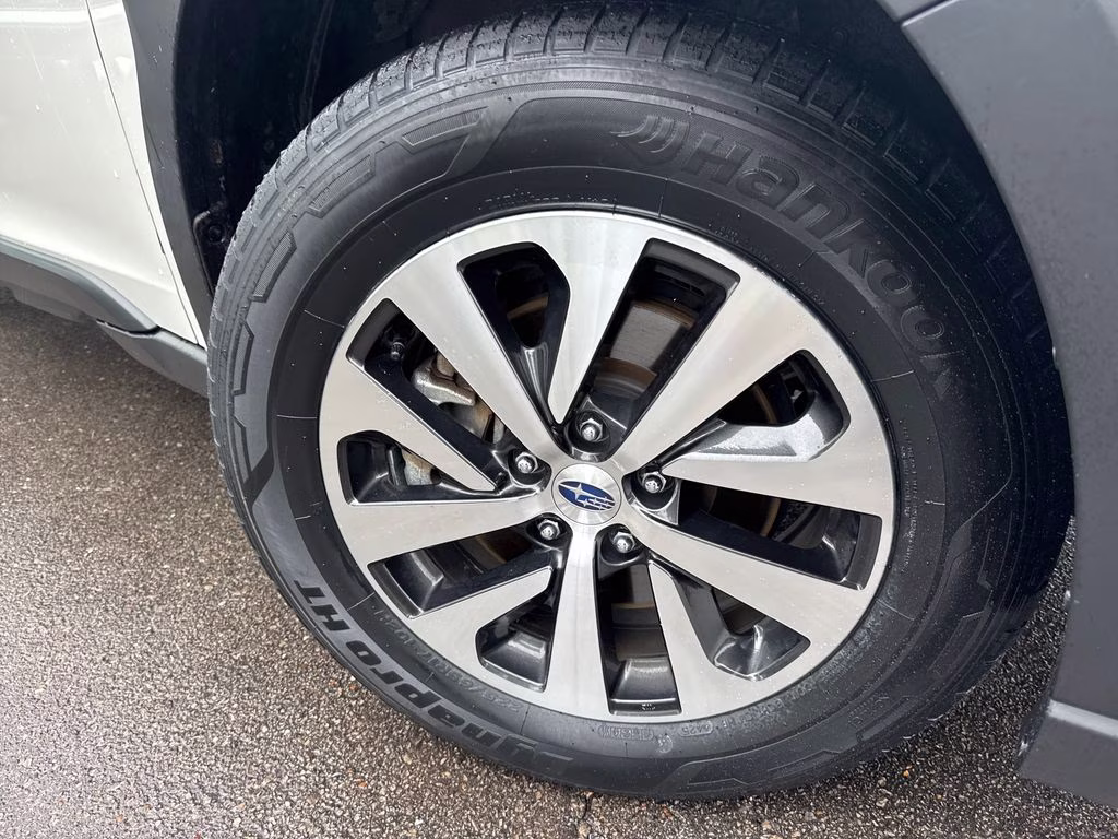 2023 Crystal White Pearl Subaru Outback Premium AWD SUV
