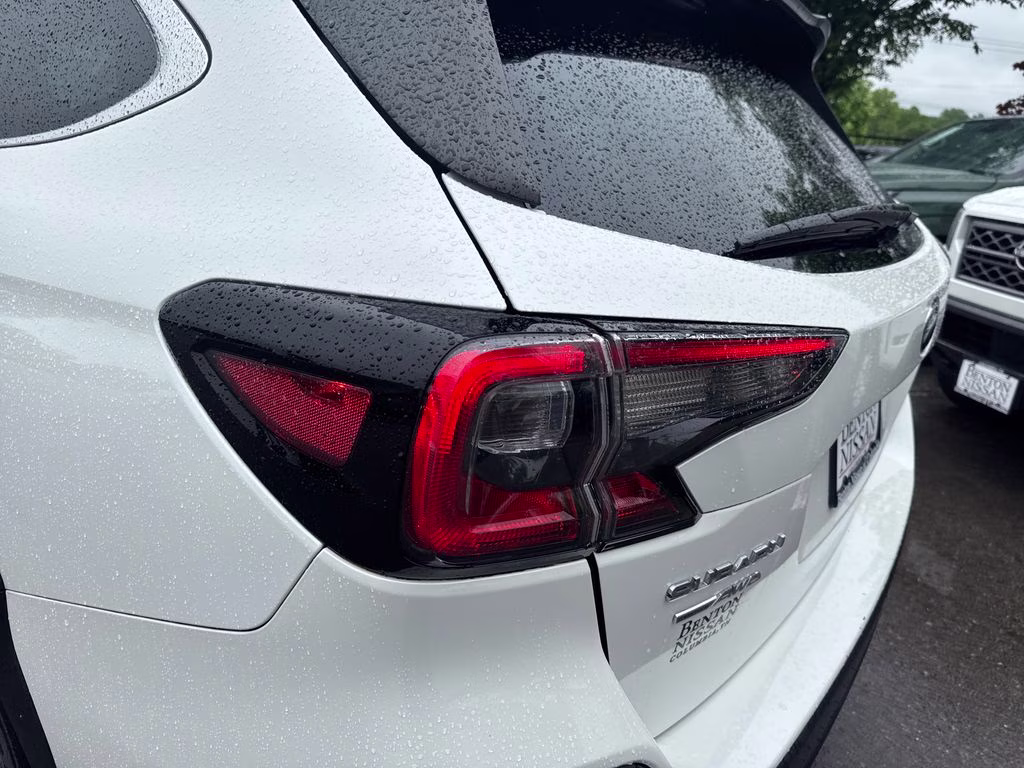 2023 Crystal White Pearl Subaru Outback Premium AWD SUV