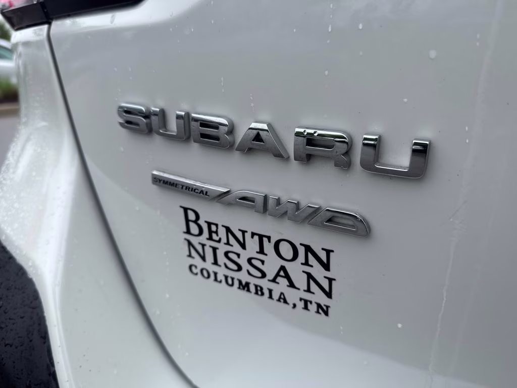 2023 Crystal White Pearl Subaru Outback Premium AWD SUV