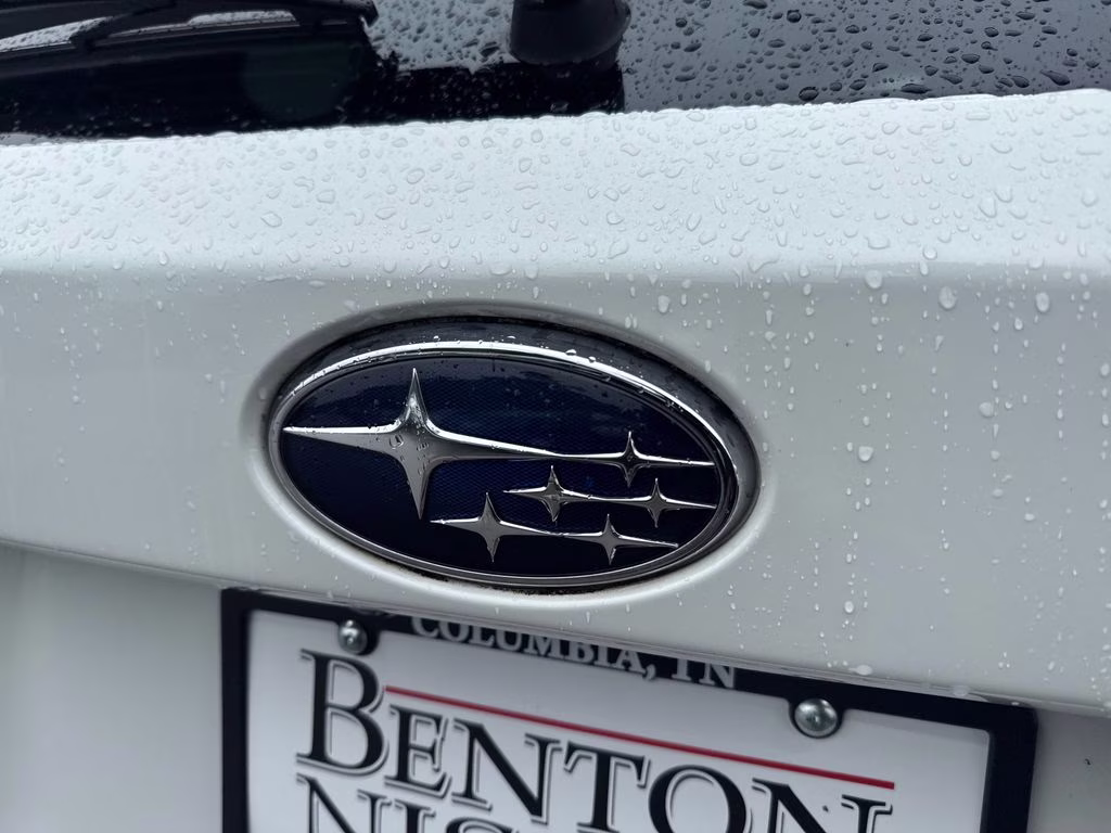 2023 Crystal White Pearl Subaru Outback Premium AWD SUV