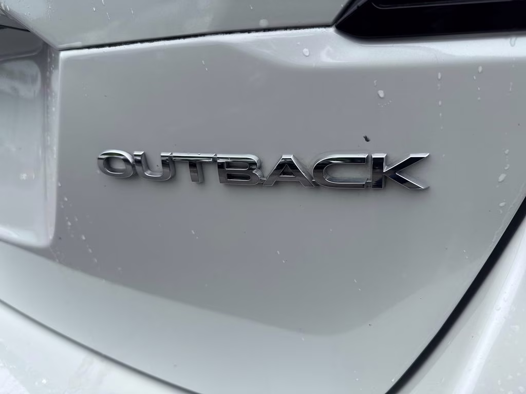 2023 Crystal White Pearl Subaru Outback Premium AWD SUV