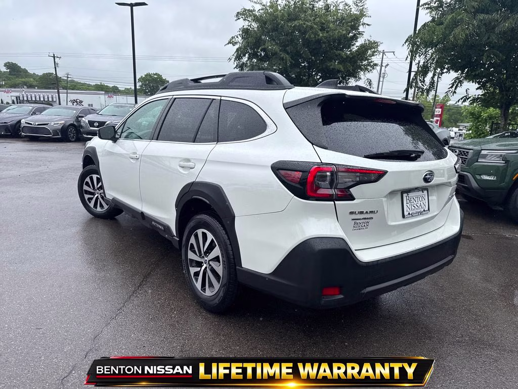 2023 Crystal White Pearl Subaru Outback Premium AWD SUV