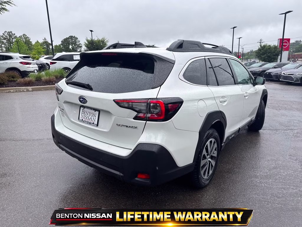 2023 Crystal White Pearl Subaru Outback Premium AWD SUV