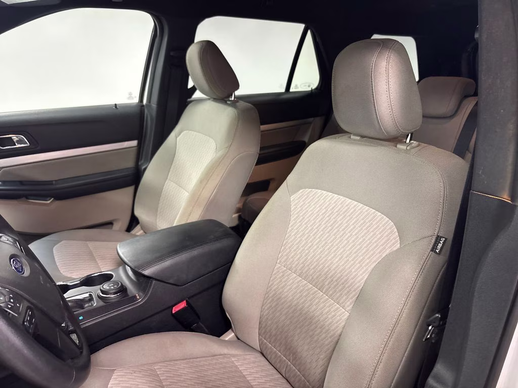 2018 Oxford White Ford Explorer Base 4X4 SUV