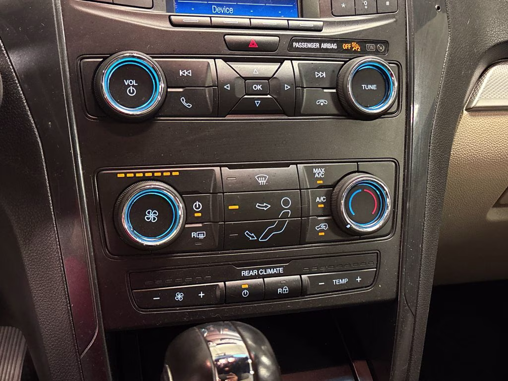 2018 Oxford White Ford Explorer Base 4X4 SUV