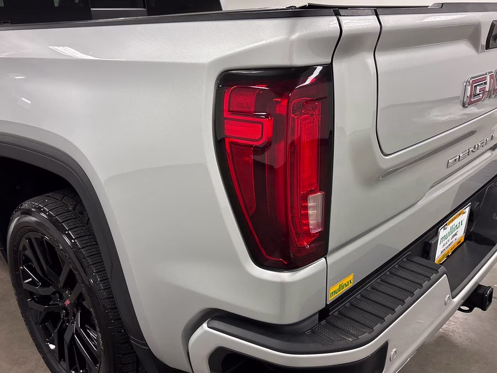 2022 Quicksilver Metallic GMC Sierra 1500 Denali 4X4 Truck