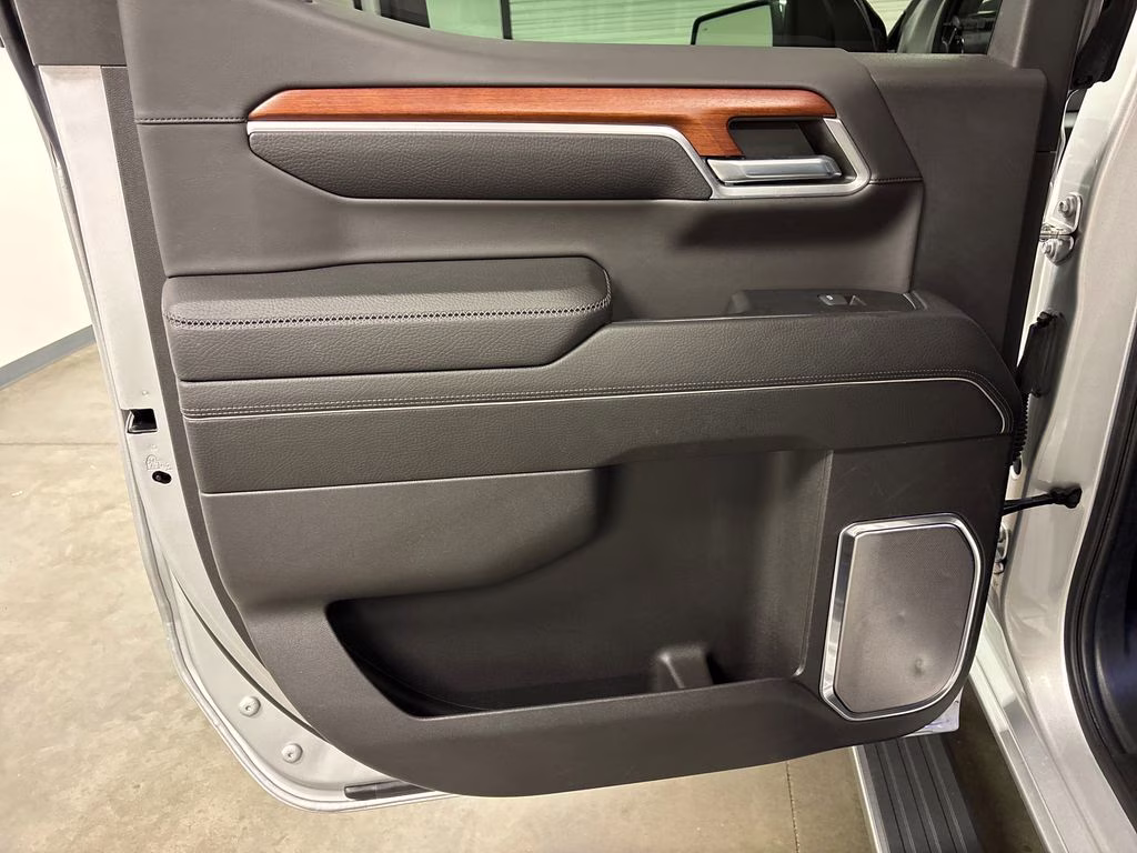 2022 Quicksilver Metallic GMC Sierra 1500 Denali 4X4 Truck