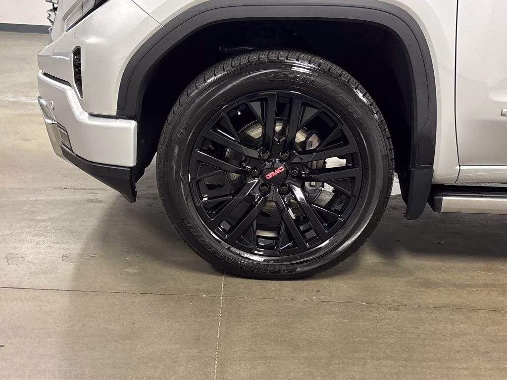 2022 Quicksilver Metallic GMC Sierra 1500 Denali 4X4 Truck