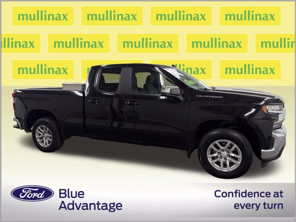 2020 Black Chevrolet Silverado 1500 LT RWD Truck