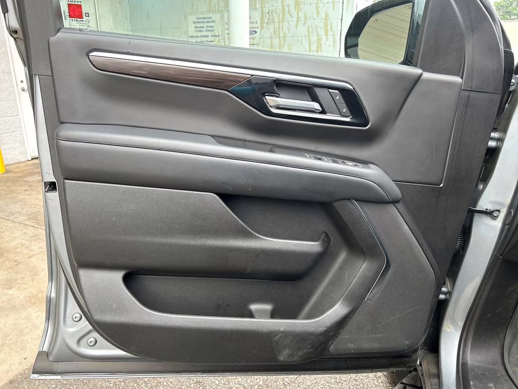 2025 Sterling Gray Metallic Chevrolet Tahoe LS RWD SUV