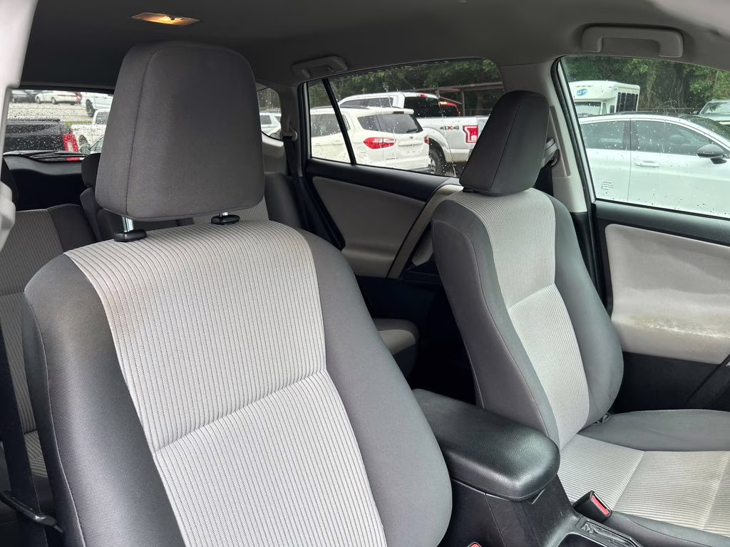 2015 Classic Silver Metallic Toyota RAV4 LE FWD SUV