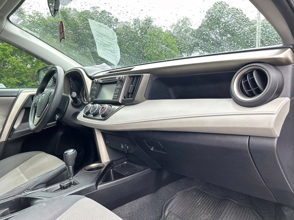 2015 Classic Silver Metallic Toyota RAV4 LE FWD SUV