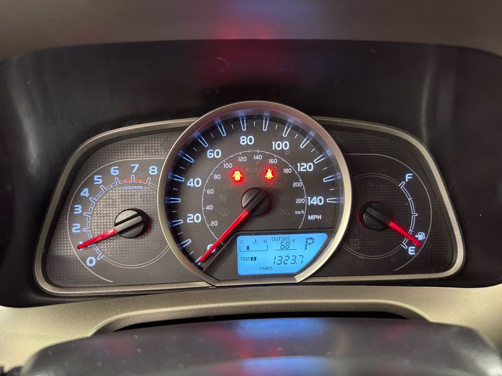 2015 Classic Silver Metallic Toyota RAV4 LE FWD SUV