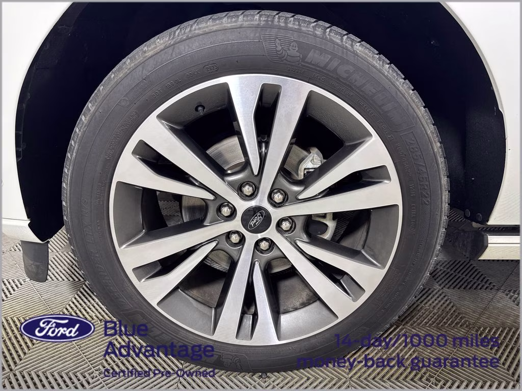 2021 Star White Metallic Tri-Coat Ford Expedition Max Platinum 4X4 SUV
