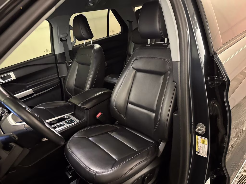 2023 Stone Blue Metallic Ford Explorer XLT RWD SUV