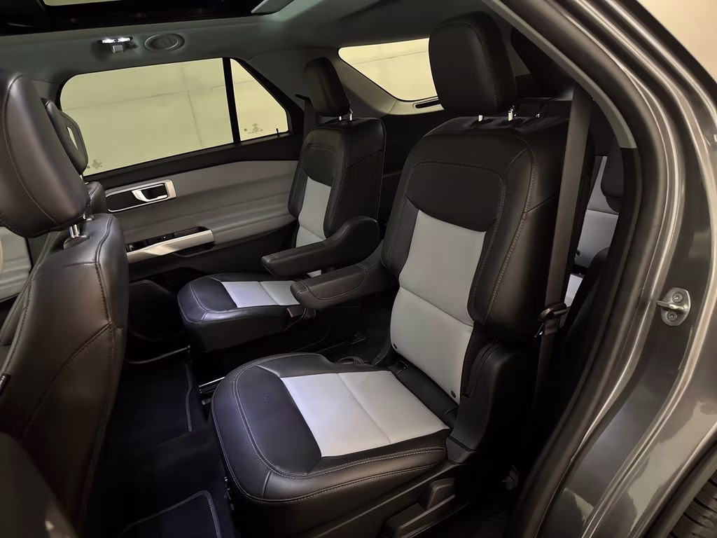 2023 Carbonized Gray Metallic Ford Explorer XLT RWD SUV