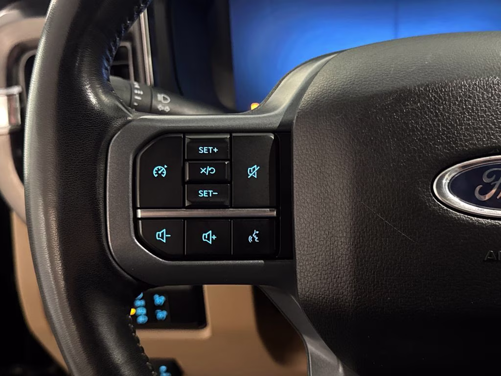 2024 Antimatter Blue Metallic Ford Super Duty F-250 SRW Lariat 4X4 Truck