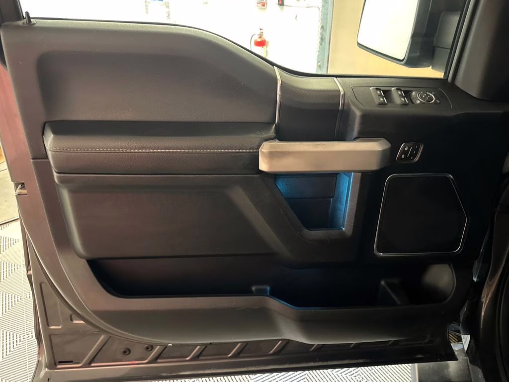 2019 Magnetic Ford F-150 Lariat RWD Truck