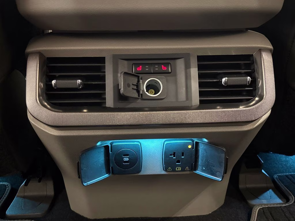 2024 Agate Black Metallic Ford F-150 Platinum 4X4 Truck