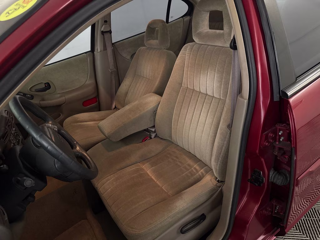 1998 Medium Red Metallic Pontiac Grand Prix SE FWD Sedan