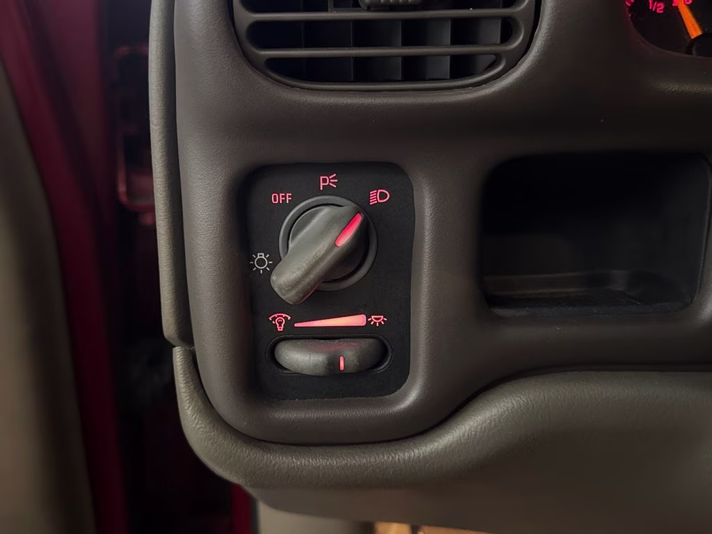 1998 Medium Red Metallic Pontiac Grand Prix SE FWD Sedan