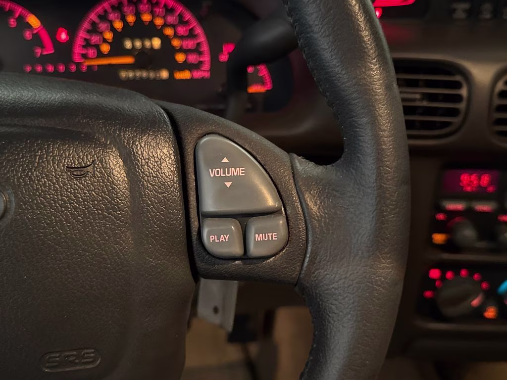 1998 Medium Red Metallic Pontiac Grand Prix SE FWD Sedan