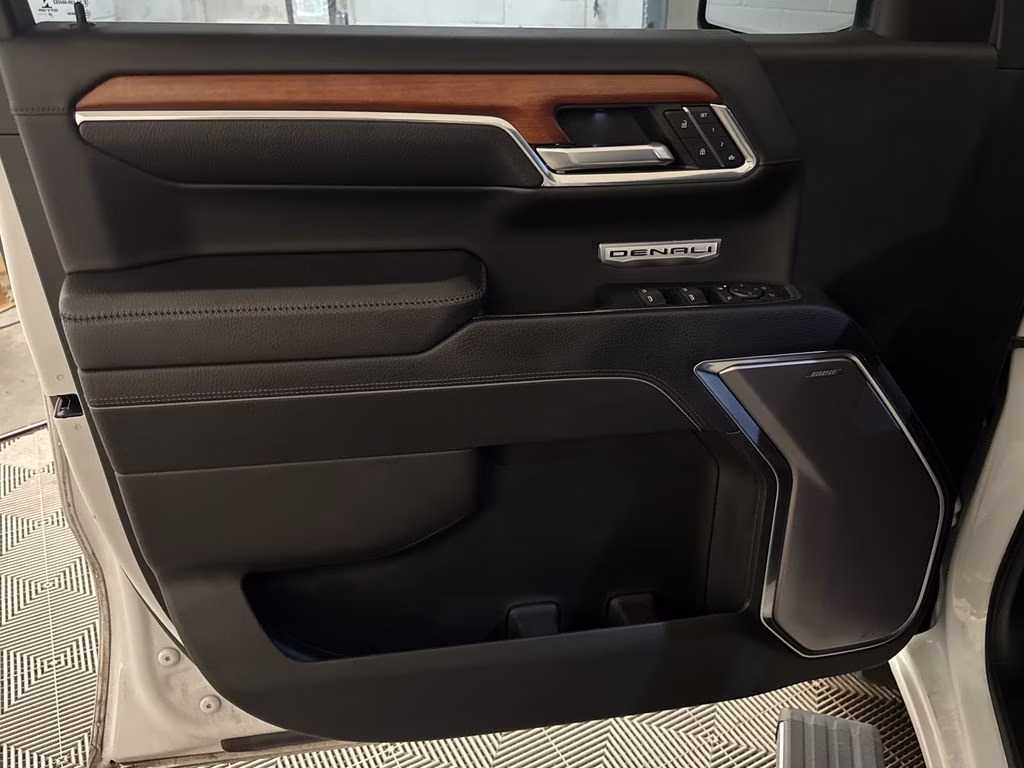 2022 White Frost Tricoat GMC Sierra 1500 Denali 4X4 Truck