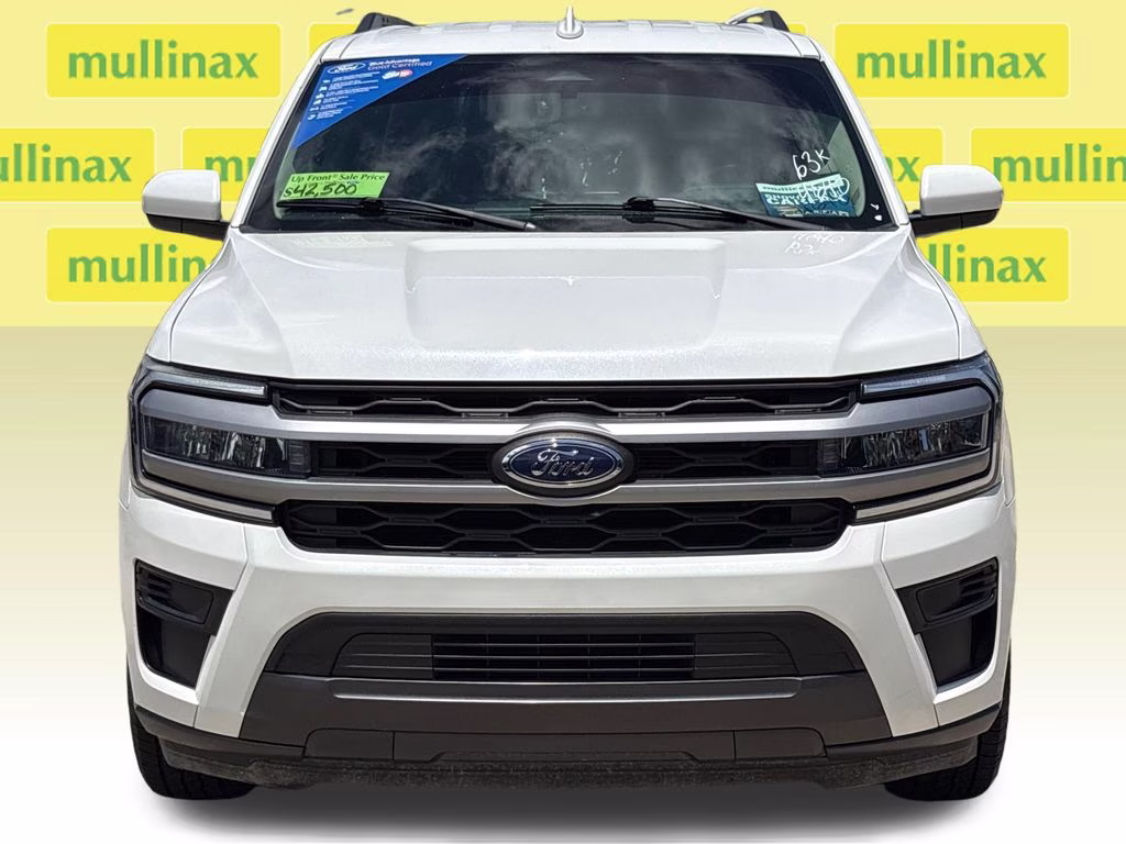 2023 White Metallic Ford Expedition XLT RWD SUV
