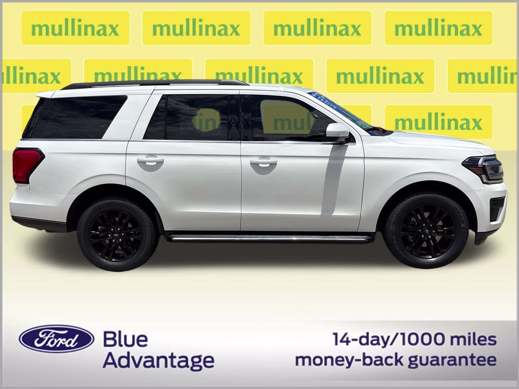 2023 White Metallic Ford Expedition XLT RWD SUV