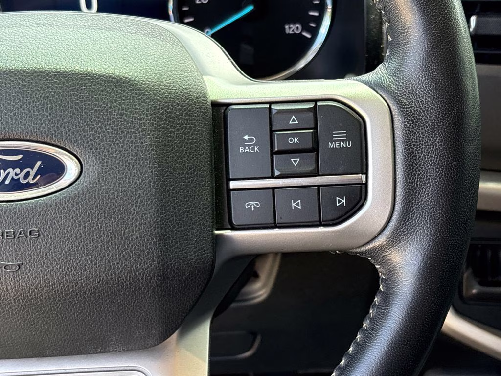 2023 White Metallic Ford Expedition XLT RWD SUV