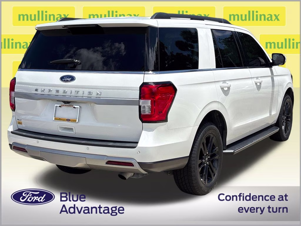 2023 White Metallic Ford Expedition XLT RWD SUV