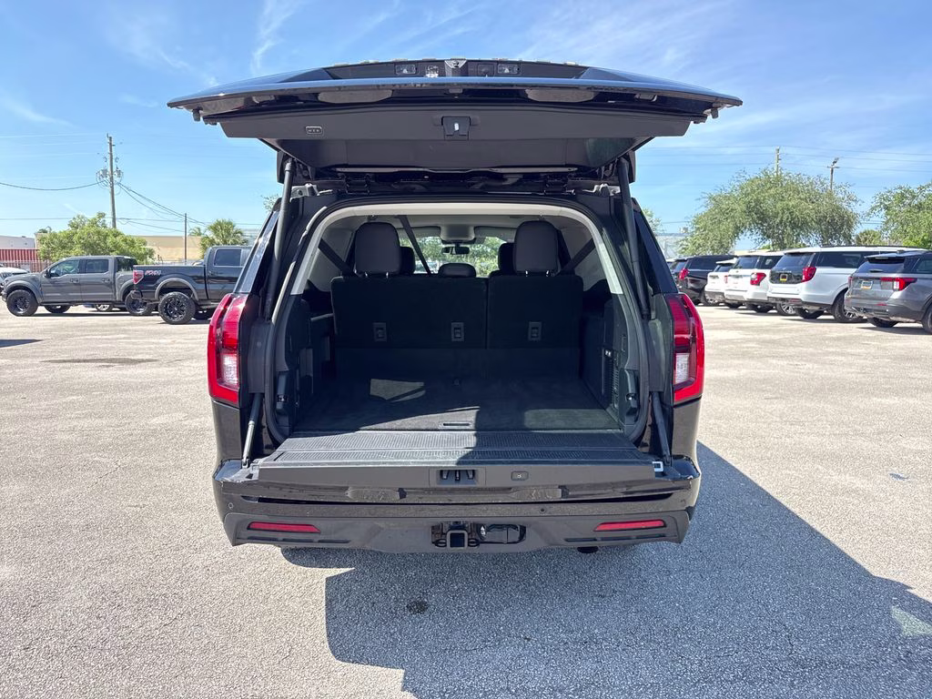 2025 Agate Black Metallic Ford Expedition Max Active RWD SUV