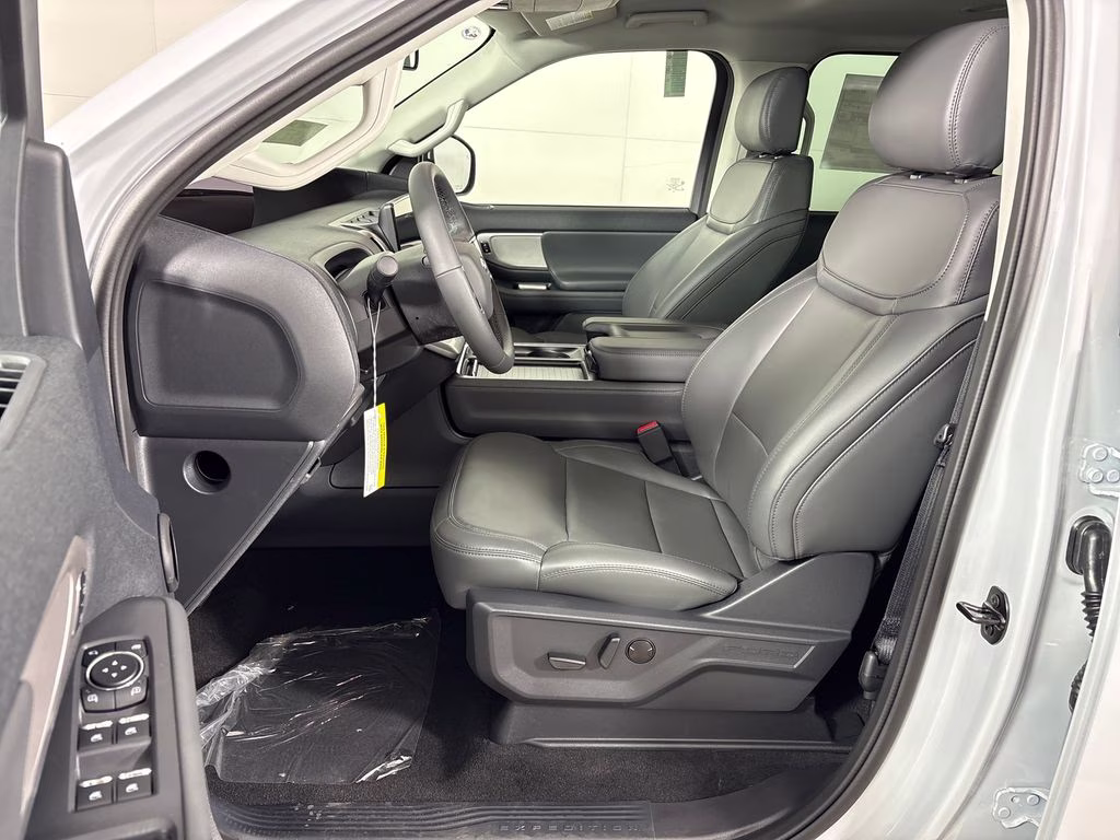 2026 Space Silver Metallic Ford Expedition Max Active RWD SUV