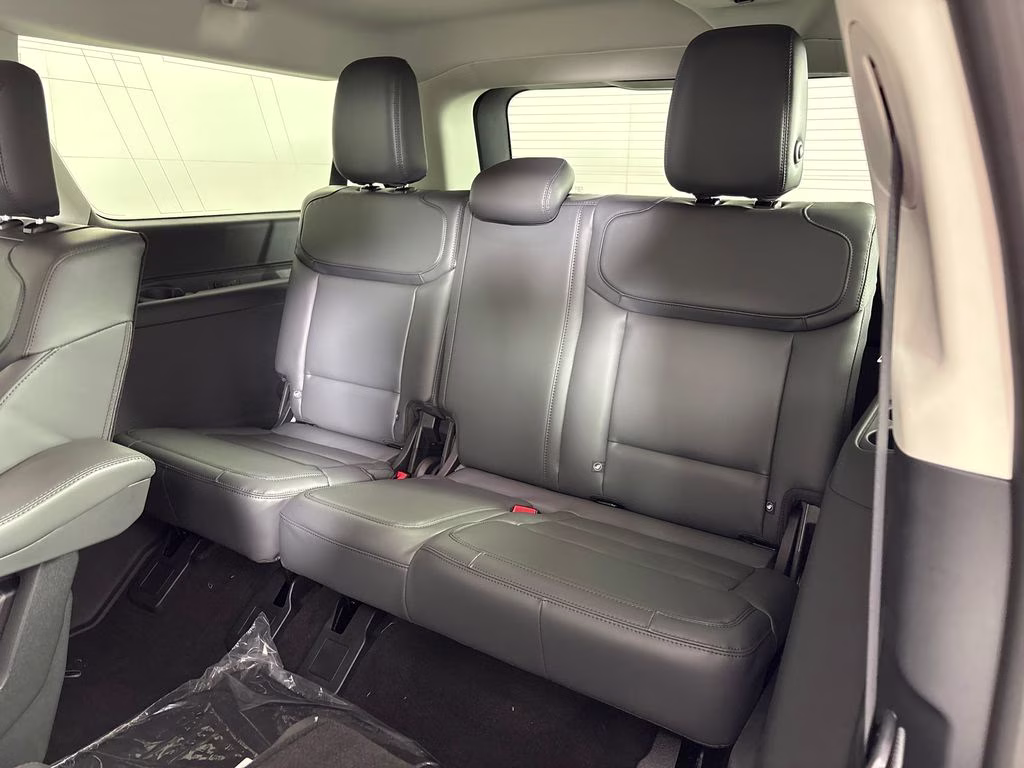 2026 Space Silver Metallic Ford Expedition Max Active RWD SUV
