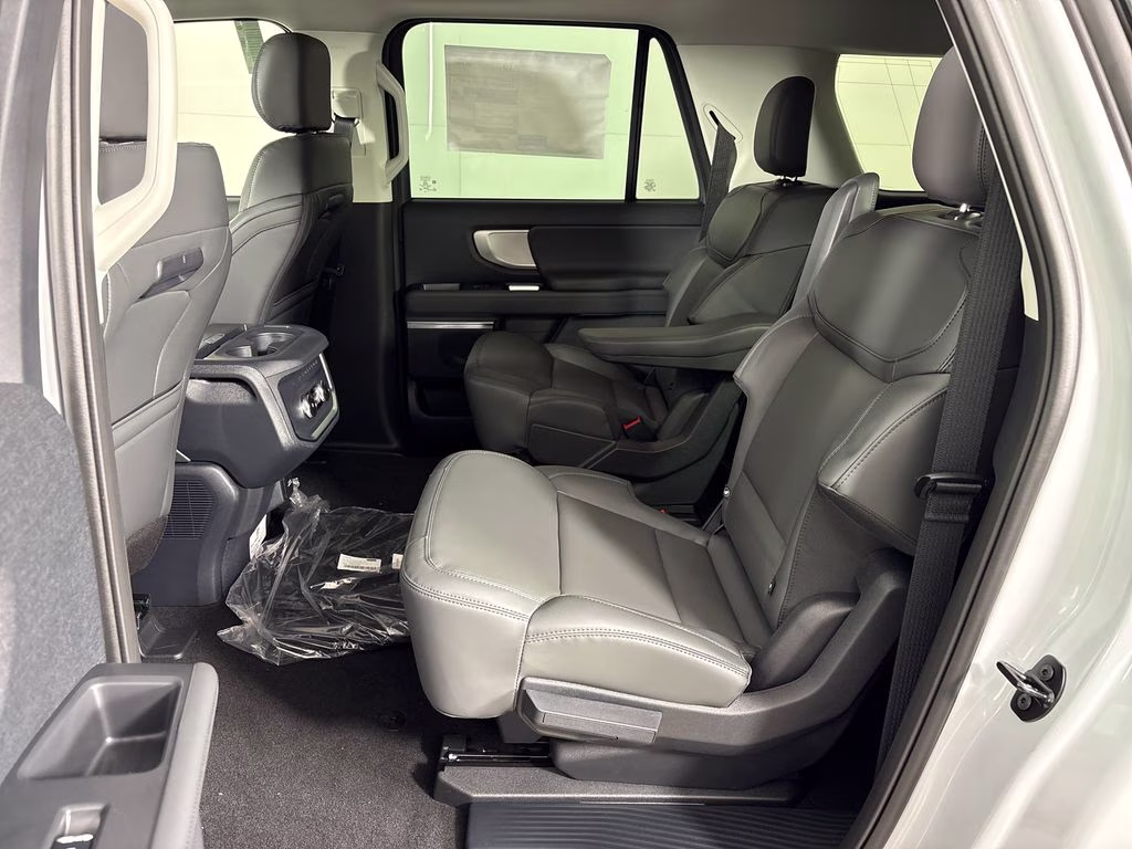 2026 Space Silver Metallic Ford Expedition Max Active RWD SUV