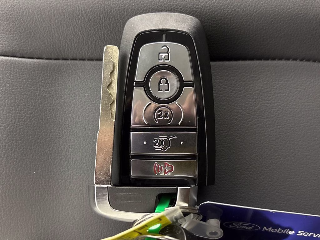 2026 Space Silver Metallic Ford Expedition Max Active RWD SUV